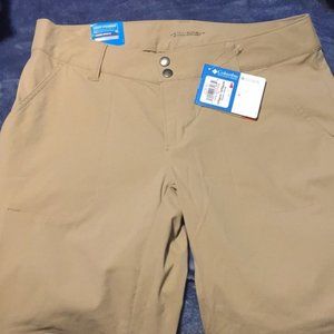 NWT Columbia 💕 Khaki Pants